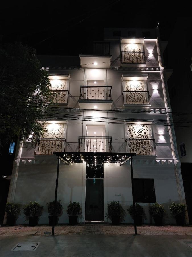 Chippy Residency Hotell Chennai Exteriör bild